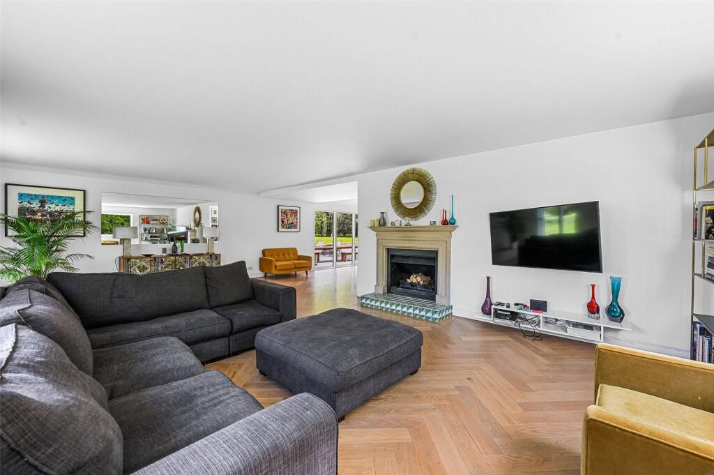 House in Stevenage - More