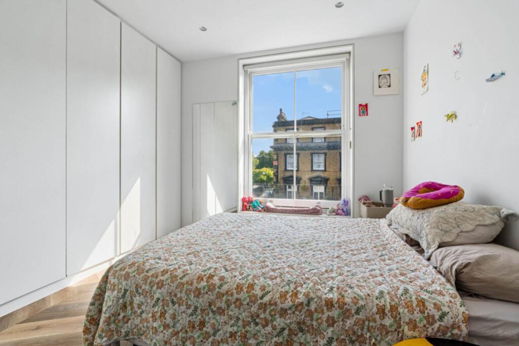 Apartment in London - View 5