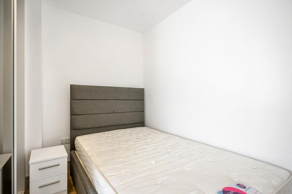 Apartment in London - More
