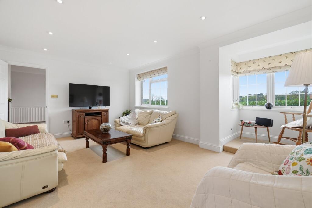 House in Uttlesford, Great Hallingbury - More