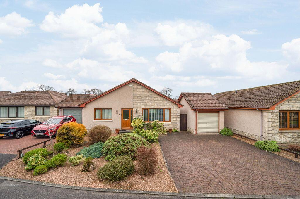 3-bed detached on Muirdrum Gardens, Glenrothes, £310,000