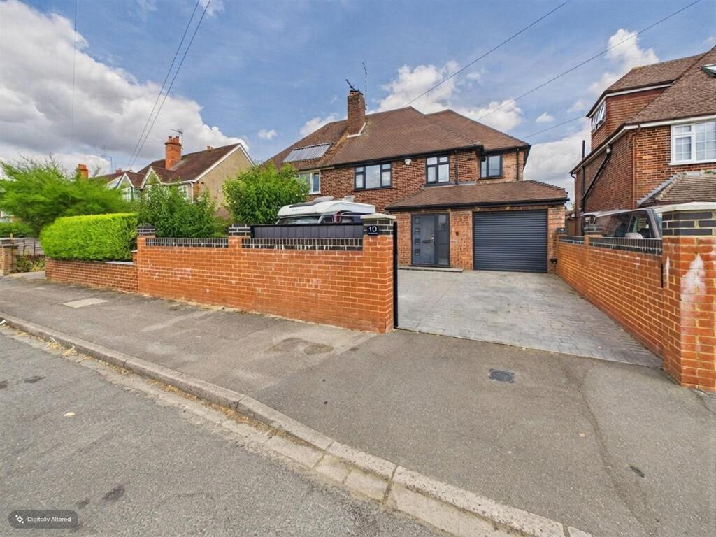 Main image of property: Crescent Road, Tilehurst, Reading