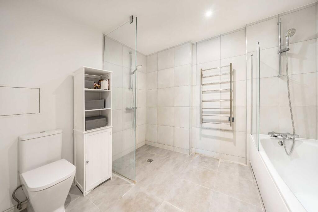 Apartment in London - More