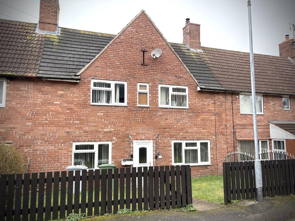 Main image of property: 17 Cross Drive, Rainworth, Mansfield, Nottinghamshire NG21 0JU