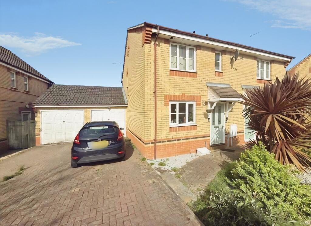 Main image of property: Redwing Close, Stanground