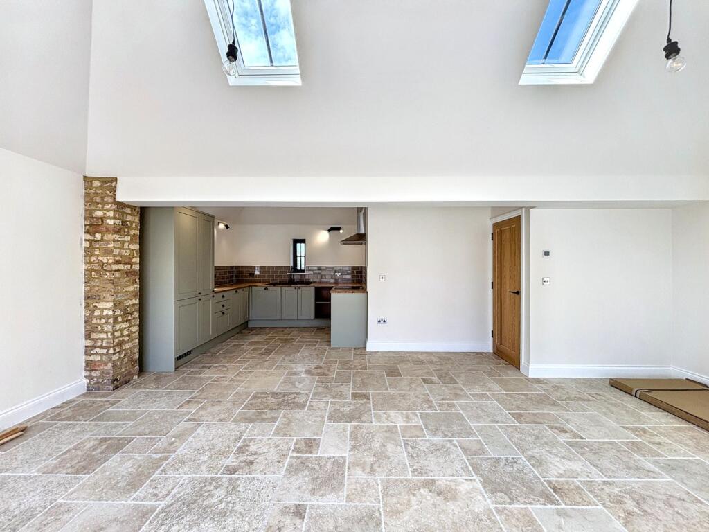 House in Tonbridge - More