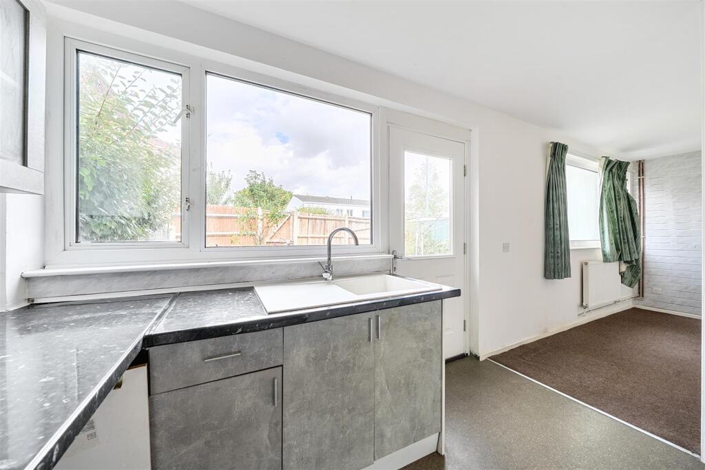 House in Arun, Bersted - More