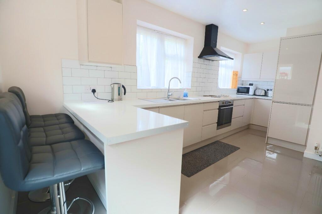 House in Stoke-on-Trent - View 3