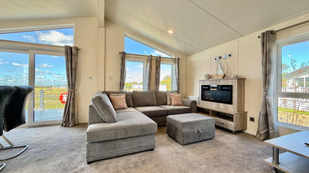 Faversham Road, Seasalter, Whitstable, CT5 4BJ - View 4