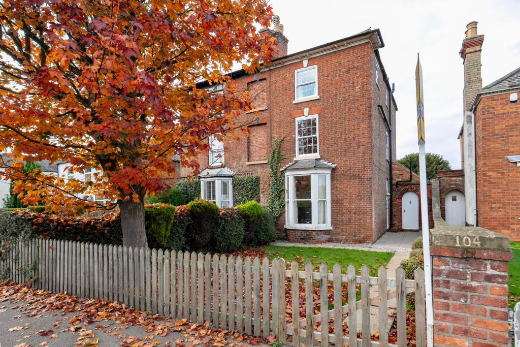 4-bed semi-detached on Spilsby Road, Boston, PE21, £275,000