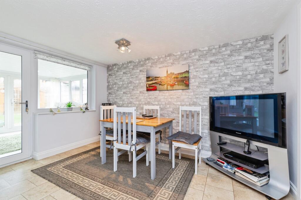 Barton Crescent, Billingham - View 5