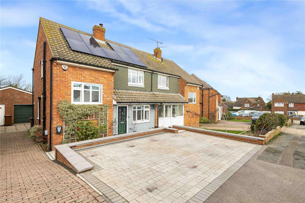 3-bed semi-detached on Sharfleet Drive, Strood, Rochester, Kent, ME2, £475,000