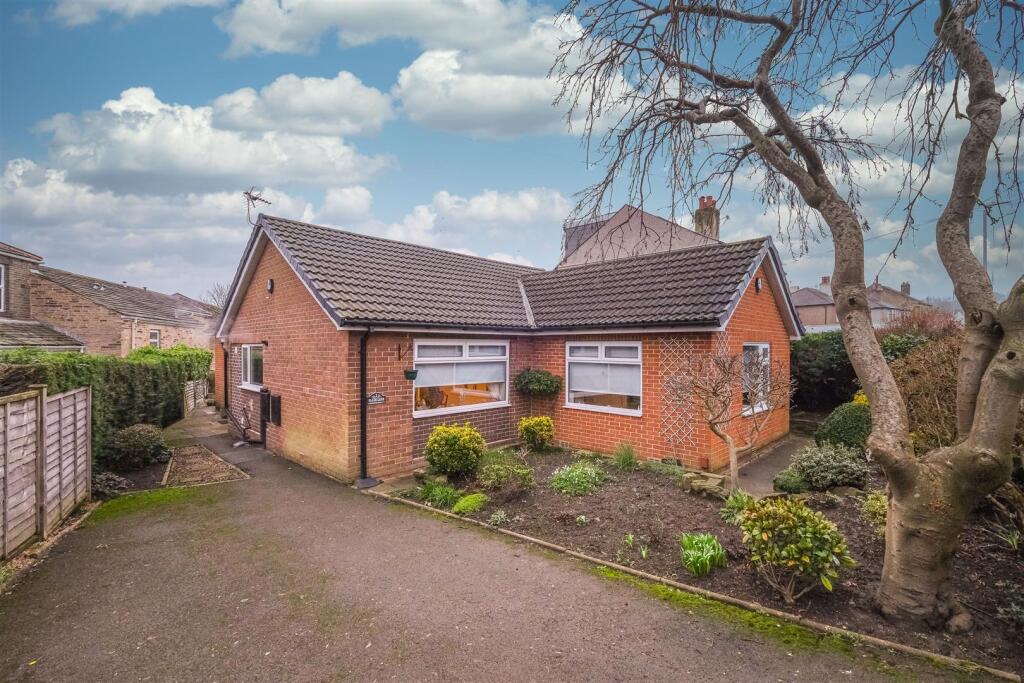 3-bed bungalow on Slade Lane, Brighouse, £299,000