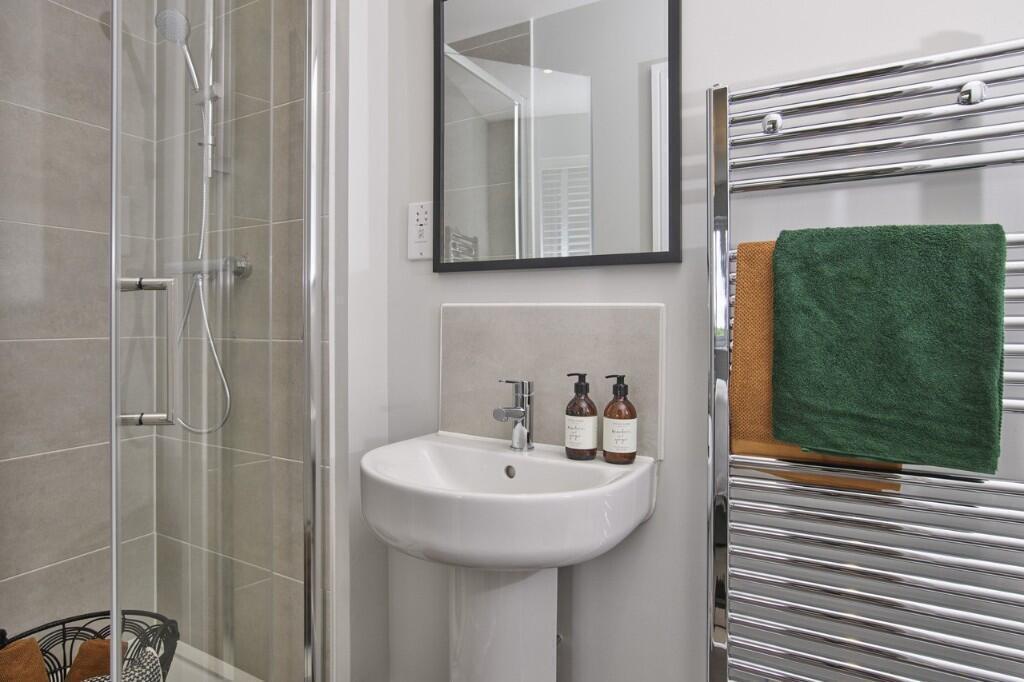 House in Milton Keynes, Tattenhoe Park, Shenley Brook End - More