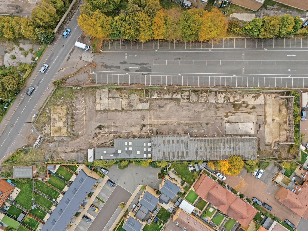 Main image of property: Former Council Depot, 12 Brewers Hill Road, Dunstable, Bedfordshire, LU6