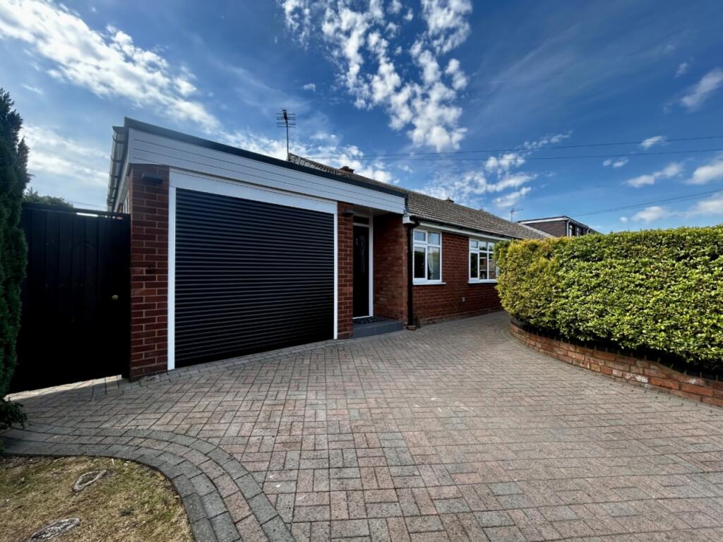 3-bed semi-detached on Bute Close, Willenhall, £250,000
