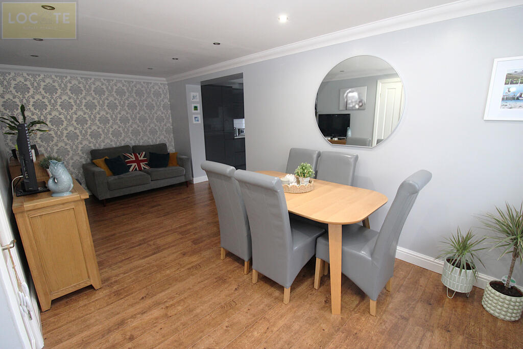 Mount Drive, Urmston, – pohled 3