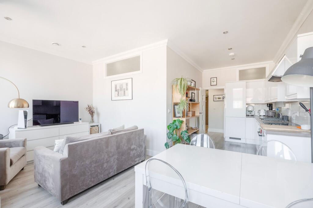 Apartment in Norwich, Norfolk - More