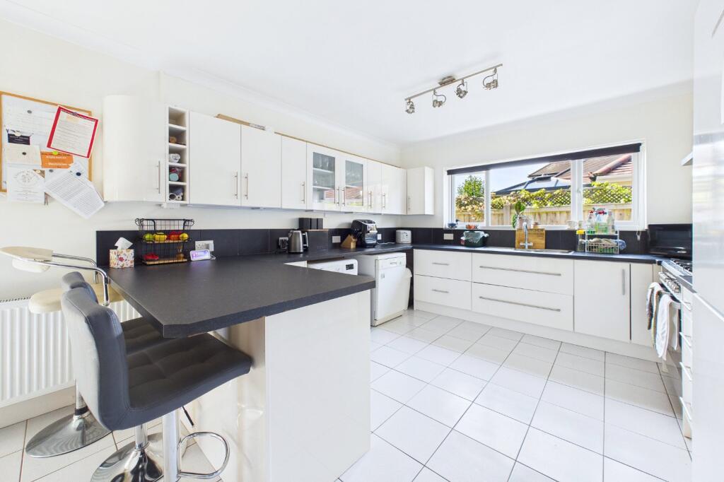 House in Corfe Mullen - View 2