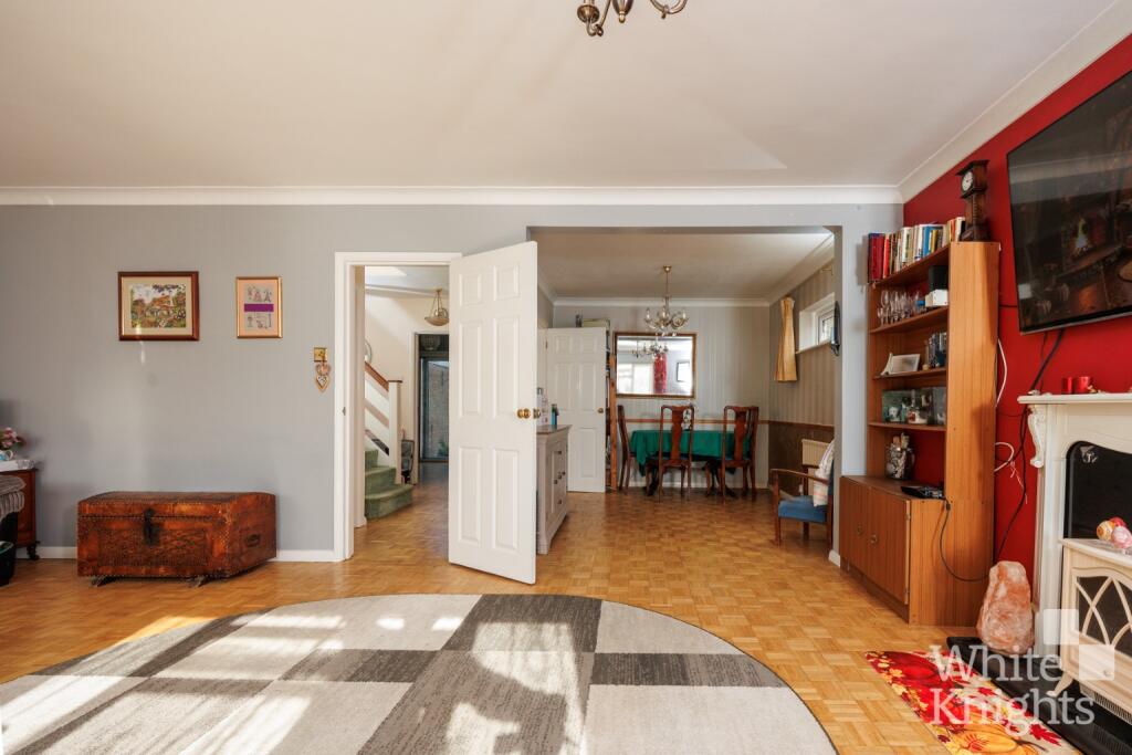 Wenlock Edge, Charvil, Wokingham, RG10 9QG photo 4