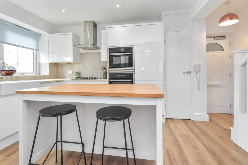 Main image of property: Kirkstall Hill, Leeds, West Yorkshire