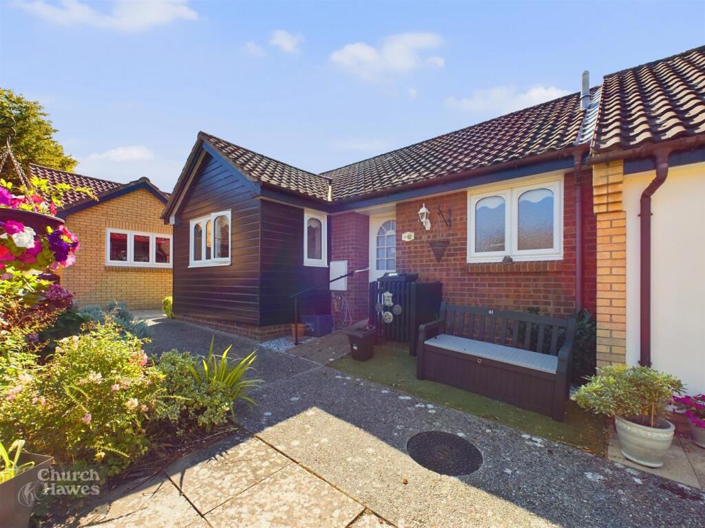 2-bed bungalow on Newnham Green, Maldon, £245,000
