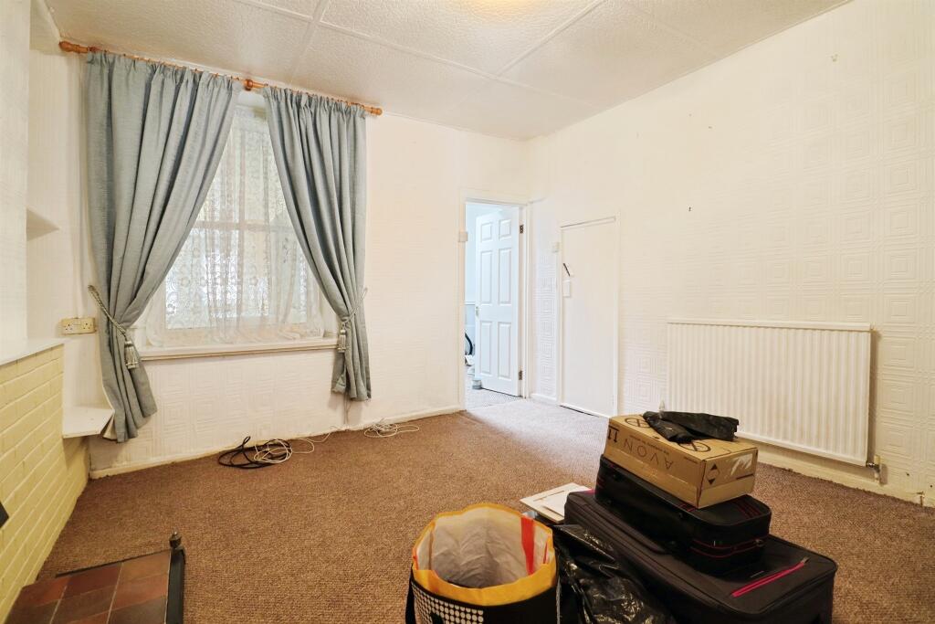 House in Pontypridd, Rhondda Cynon Taf - View 4