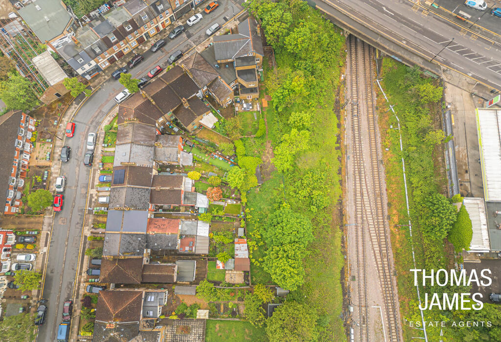 Land For Sale, Whittington Road, Bowes Park, N22 - Mehr