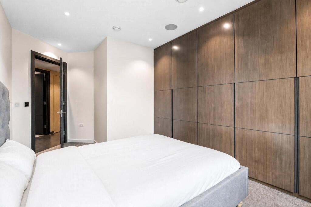 Apartment in London - More