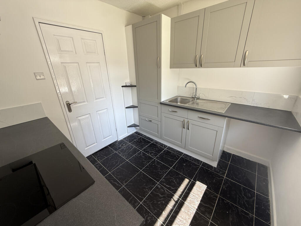 Uxbridge Drive, Plymouth, PL5 photo 4