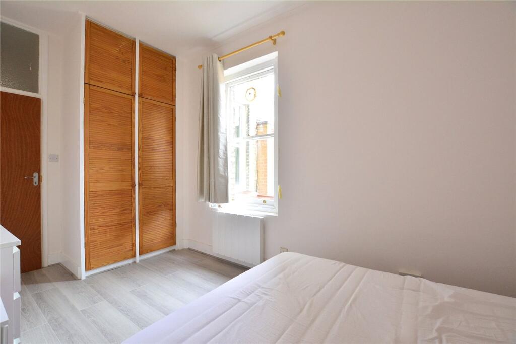 Apartment in London - More