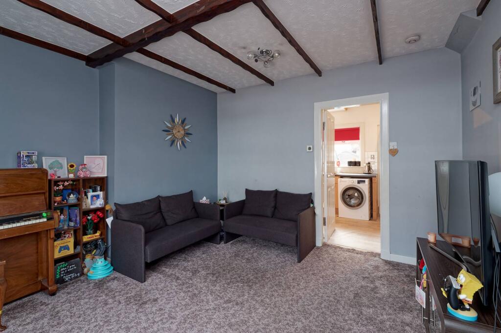 56 Central Avenue, Kilbirnie, KA25 6JP photo 3