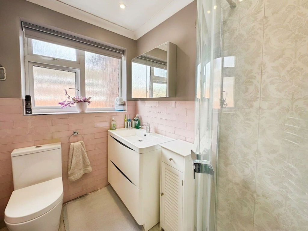 House in Wilmslow, Fulshaw Park - More