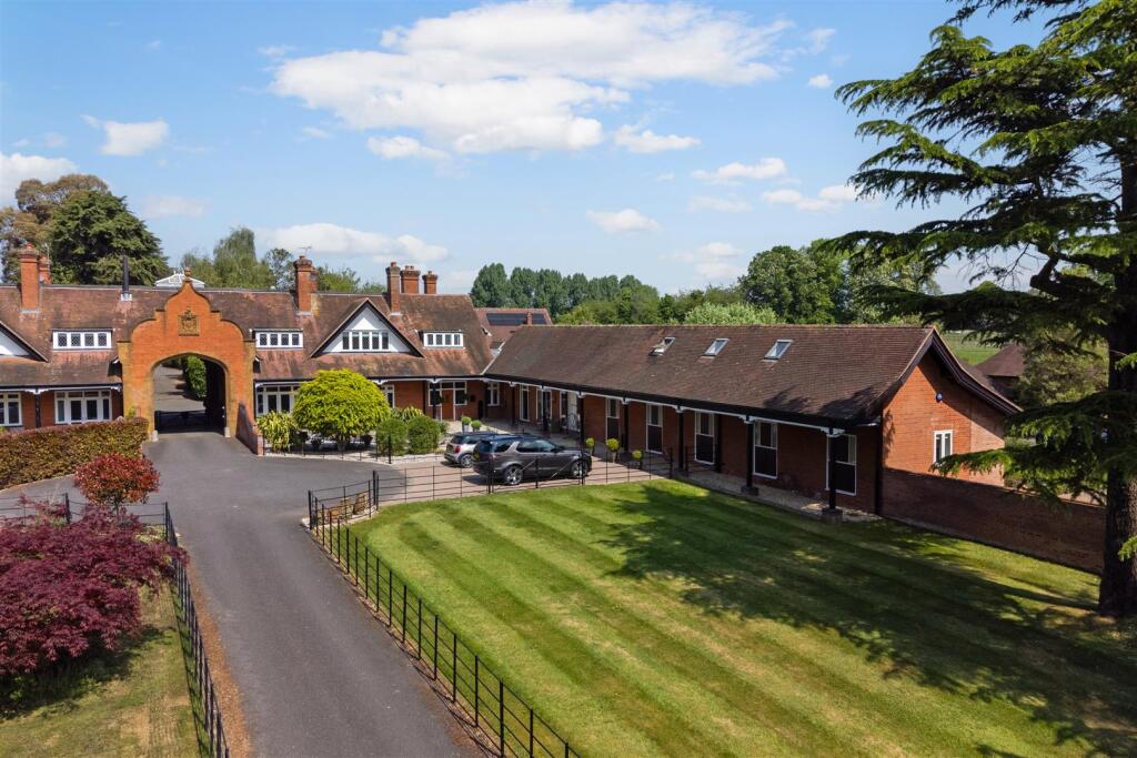 Main image of property: Moreton Paddox, Moreton Morrell, Warwick