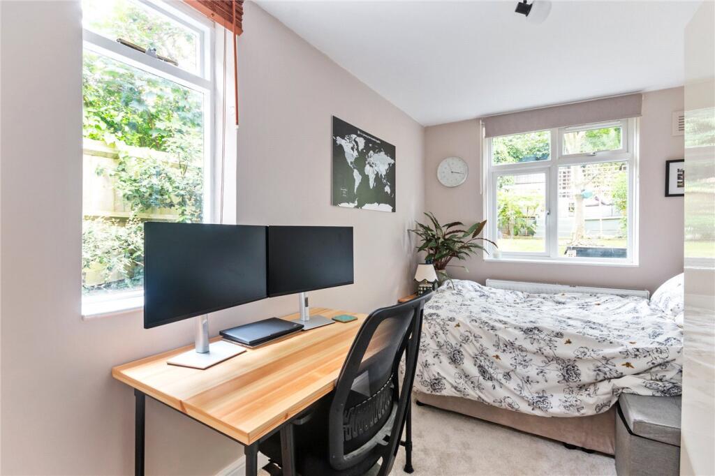 Apartment in London - More