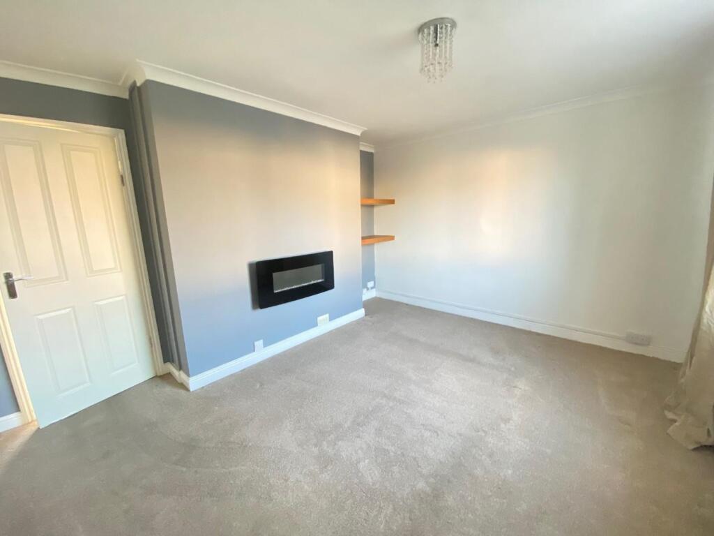 House in Chesterfield, Derbyshire - View 4