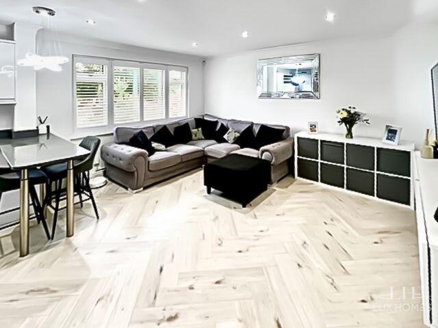 Apartment in Chelmsford - View 5