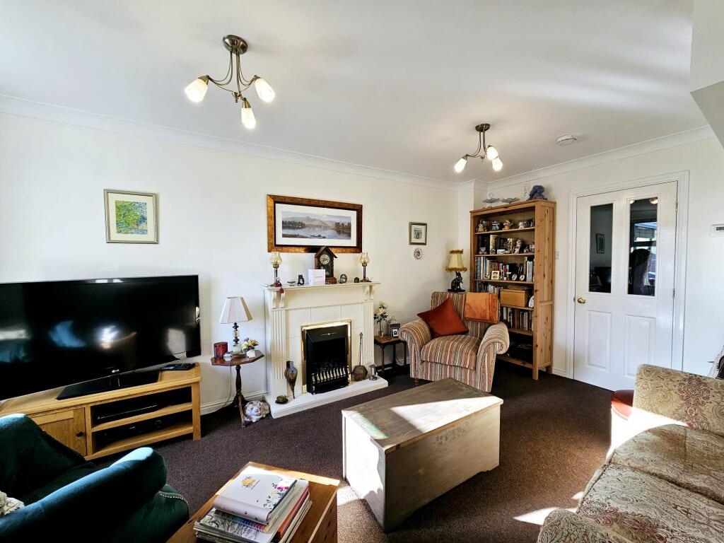 Robin Place, Crossgates, Scarborough, North Yorkshire photo 2