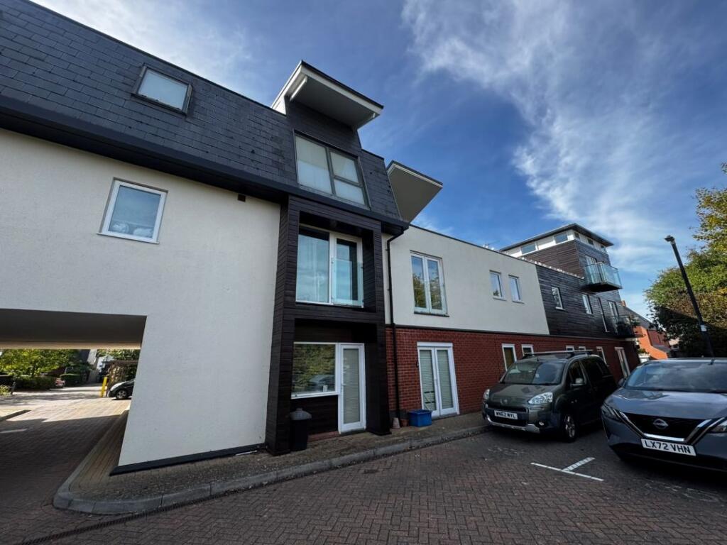 Apartment in Milton Keynes - View 2