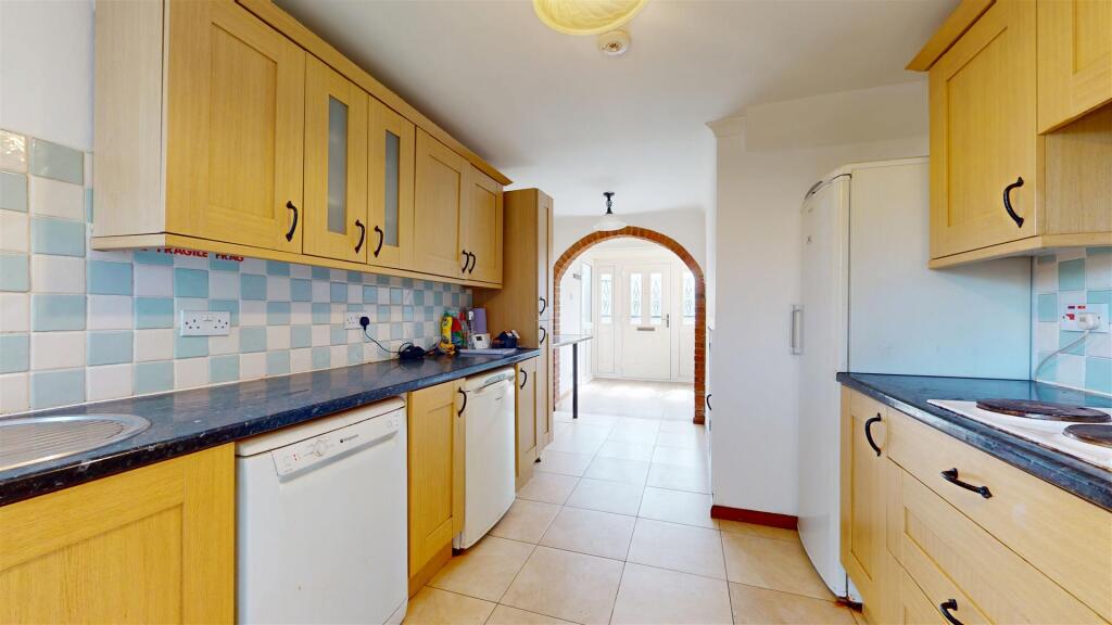 House in Milton Keynes, Old Bletchley, West Bletchley - View 4