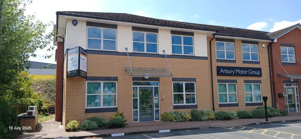 Main image of property: 17 The Courtyard, Buntsford Drive, Bromsgrove, Worcestershire, B60