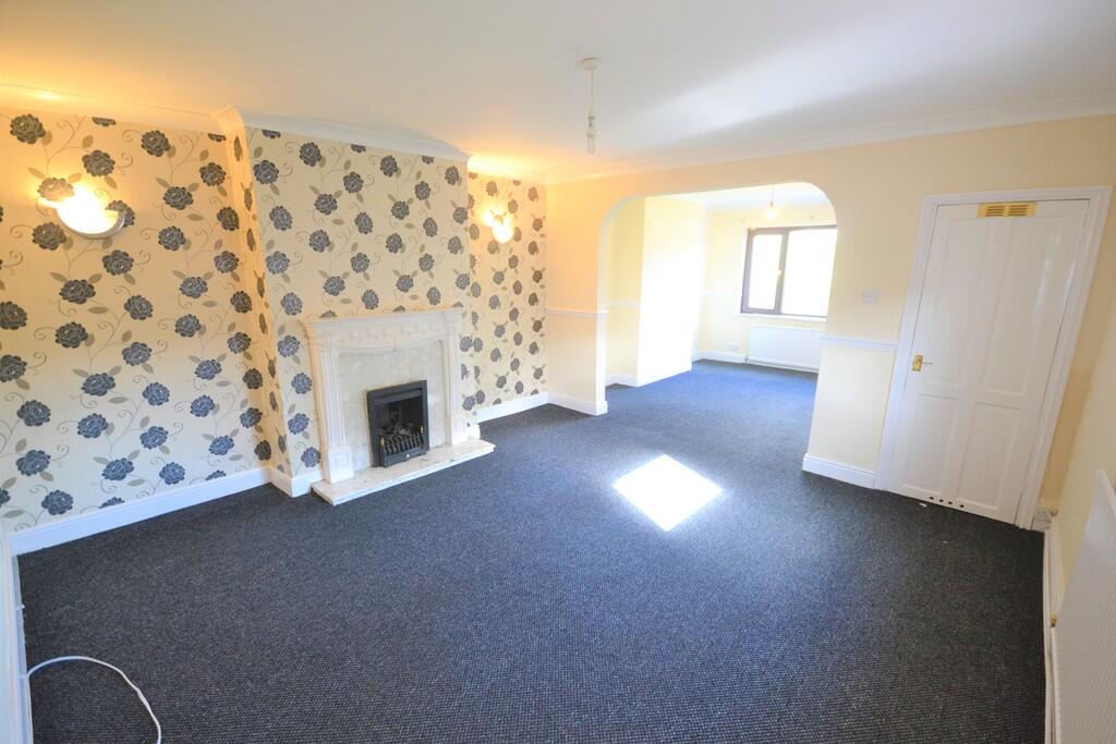 The Crescent, Dunscroft, Doncaster photo 3