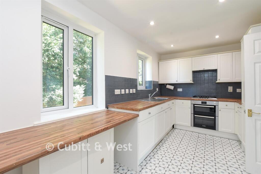 House in Reigate and Banstead, Meadvale - View 3
