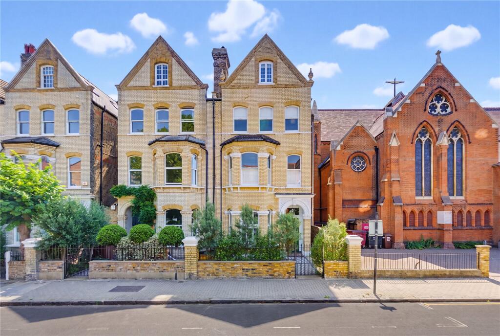 Apartment in London - View 3