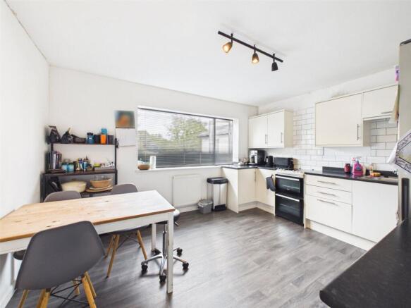 Flat Kitchen