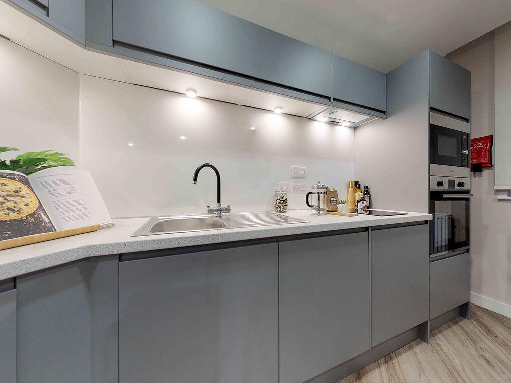 Apartment in Sheffield, South Yorkshire - View 5