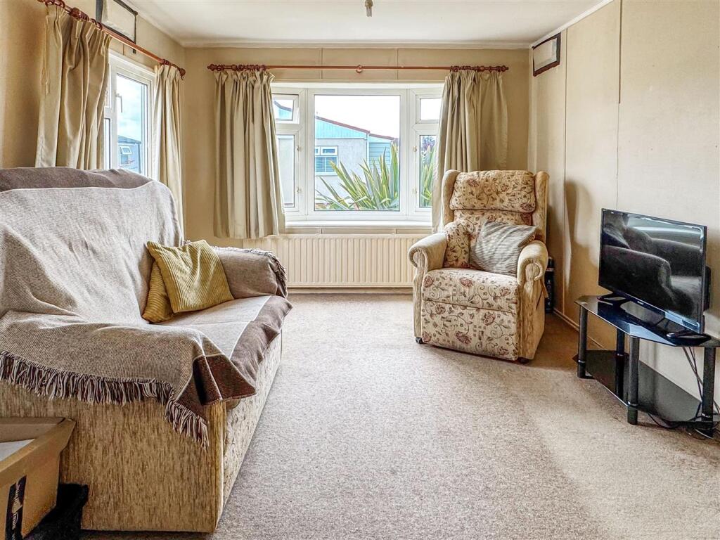 Thornlea Court, Littlehampton photo 2