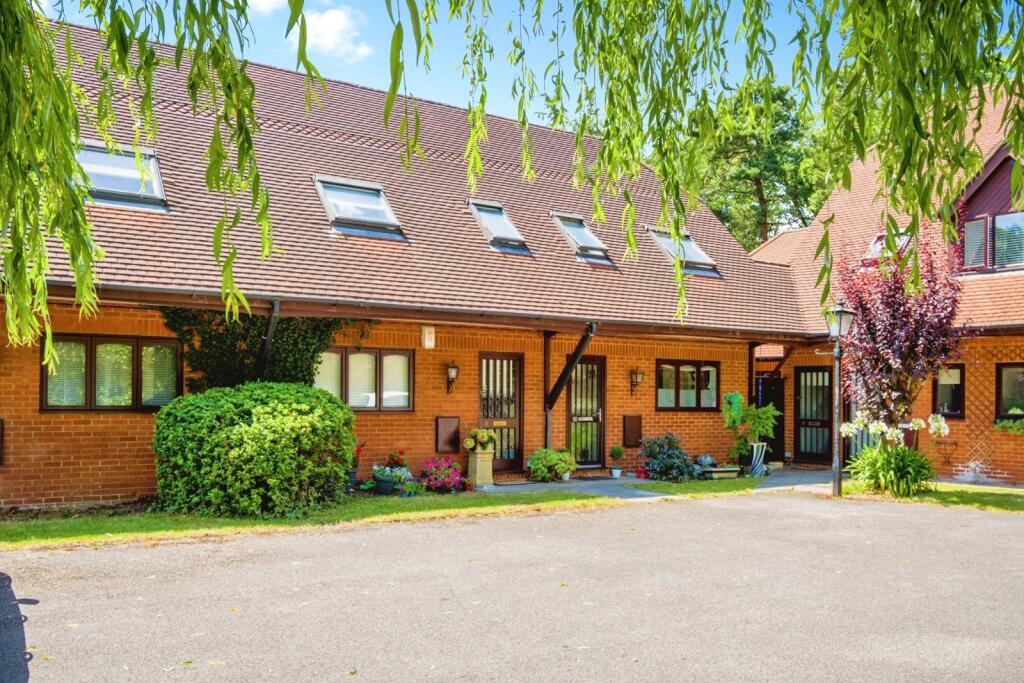 Main image of property: Bassett Crescent West, Southampton, Hampshire, SO16