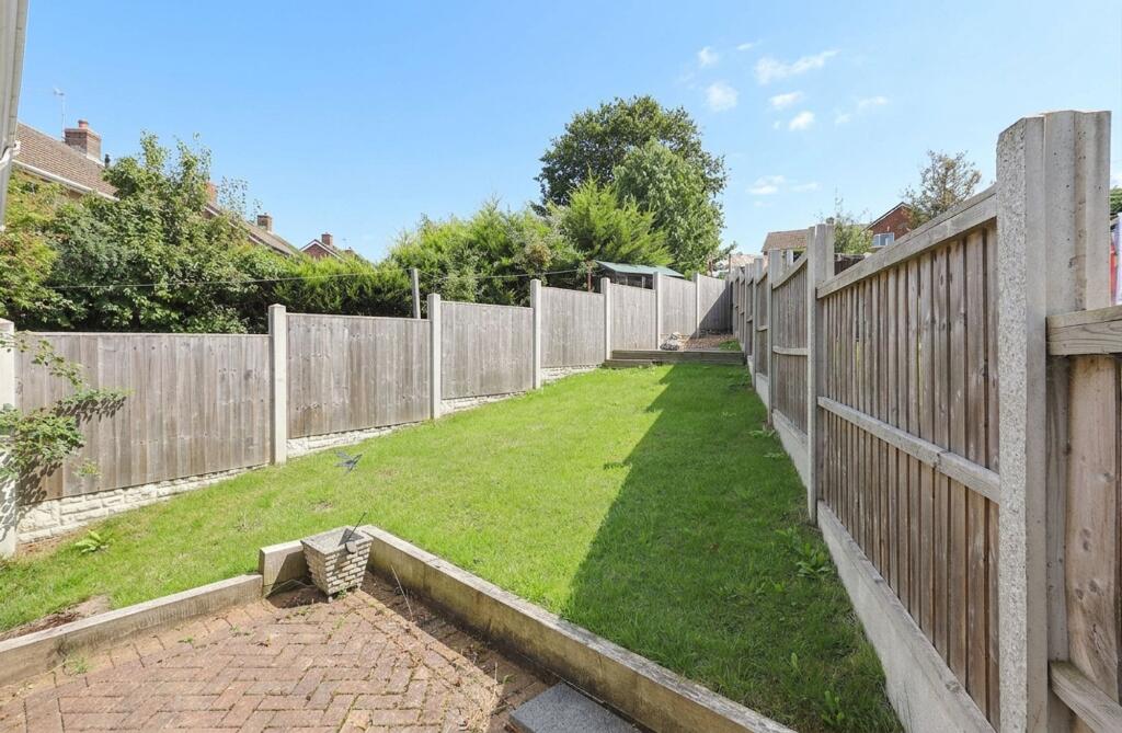 House in Chesterfield, Loundsley Green - View 4