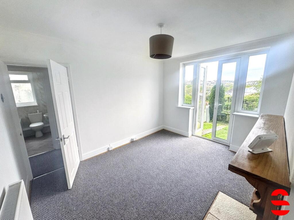 Vicarage Gardens, Plymouth, Devon, PL5 1LJ photo 3